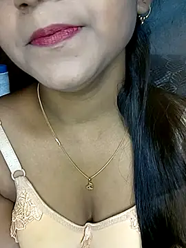 Snapshot of Neha533 chatting on 11/05/25, 06:08 Neha533 online show from 11/05/25, 06:08