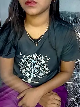 Snapshot of Neha533 chatting on 11/19/25, 04:40 Neha533 online show from 11/19/25, 04:40