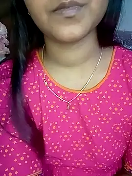 Snapshot of Neha533 chatting on 11/27/25, 05:48 Neha533 online show from 11/27/25, 05:48