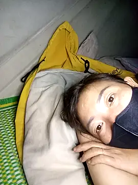 Snapshot of Mami_xxx chatting on 11/27/25, 01:13 Mami xxx online show from 11/27/25, 01:13