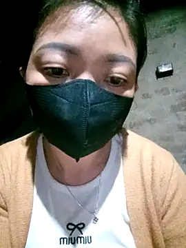 Snapshot of Mami_xxx chatting on 12/04/25, 11:13 Mami xxx online show from 12/04/25, 11:13