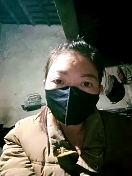 Snapshot of Mami_xxx chatting on 12/15/25, 08:57 Mami xxx online show from 12/15/25, 08:57