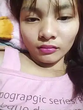 Snapshot of Ye_n chatting on 11/20/25, 02:45 Ye n online show from 11/20/25, 02:45