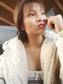 Snapshot of Ye_n chatting on 11/25/25, 01:05 Ye n online show from 11/25/25, 01:05