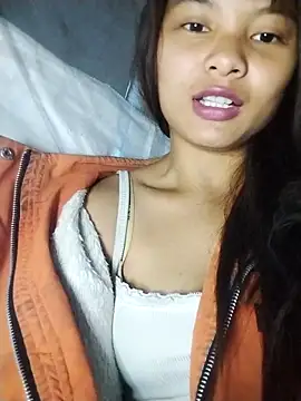 Snapshot of Ye_n chatting on 12/14/25, 02:39 Ye n online show from 12/14/25, 02:39