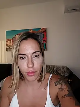 Snapshot of Coral_tentation chatting on 11/16/25, 04:34 Coral tentation online show from 11/16/25, 04:34