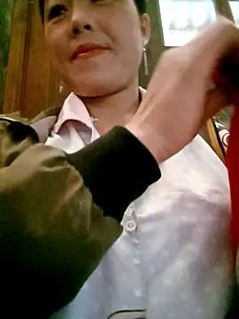 Snapshot of Sara_pusyy chatting on 11/04/25, 04:44 Sara pusyy online show from 11/04/25, 04:44