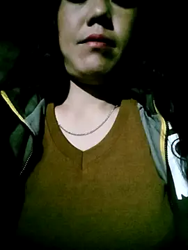 Snapshot of Sara_pusyy chatting on 11/04/25, 04:50 Sara pusyy online show from 11/04/25, 04:50