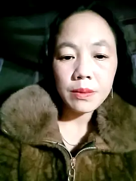 Snapshot of Sara_pusyy chatting on 12/14/25, 10:42 Sara pusyy online show from 12/14/25, 10:42