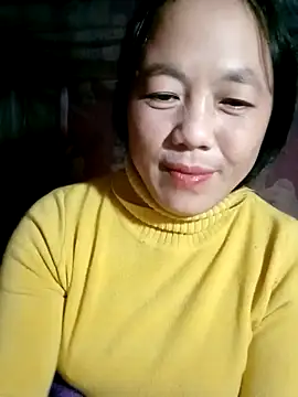 Snapshot of Sara_pusyy chatting on 12/15/25, 10:52 Sara pusyy online show from 12/15/25, 10:52