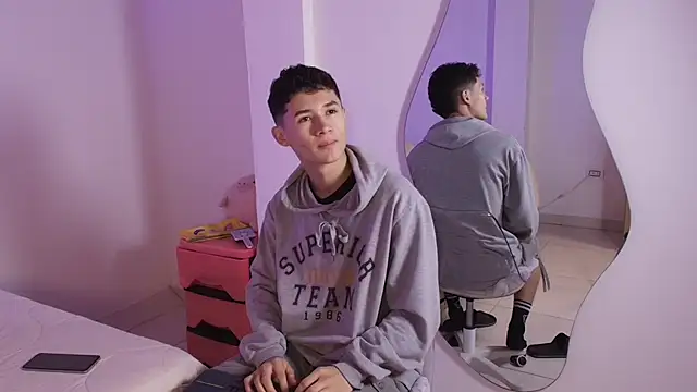 Snapshot of Eiden_Blake chatting on 11/28/25, 09:56 Eiden Blake online show from 11/28/25, 09:56