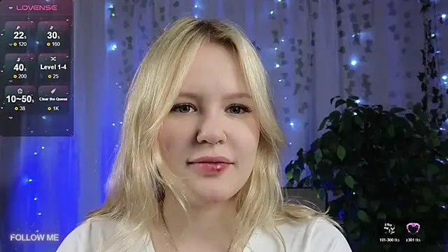 Snapshot of Mila_wxw chatting on 11/12/25, 12:27 Mila wxw online show from 11/12/25, 12:27