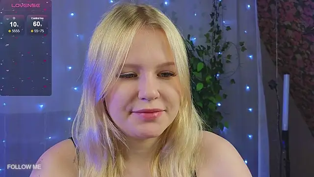 Snapshot of Mila_wxw chatting on 11/14/25, 01:43 Mila wxw online show from 11/14/25, 01:43