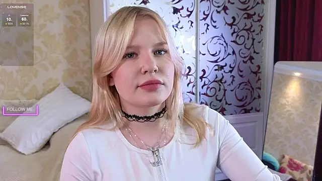 Snapshot of Mila_wxw chatting on 11/25/25, 12:27 Mila wxw online show from 11/25/25, 12:27