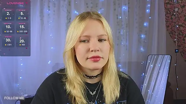 Snapshot of Mila_wxw chatting on 12/18/25, 01:50 Mila wxw online show from 12/18/25, 01:50