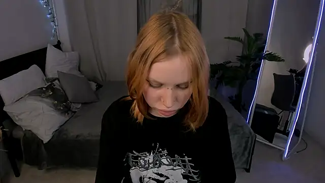 NaomiRosss online show from 11/22/25, 04:06
