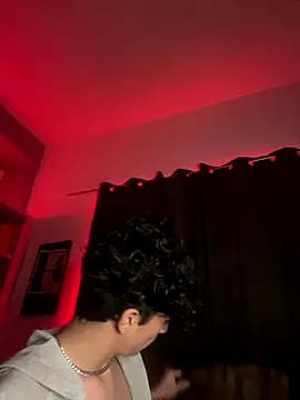 Snapshot of lion_cherry21 chatting on 12/14/25, 07:03 lion cherry21 online show from 12/14/25, 07:03