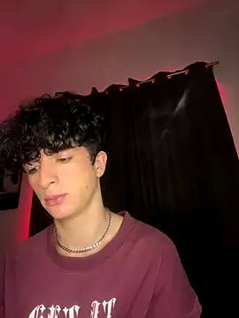 Snapshot of lion_cherry21 chatting on 12/16/25, 08:08 lion cherry21 online show from 12/16/25, 08:08