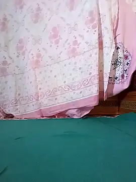 Snapshot of sdlmona chatting on 11/07/25, 01:11 sdlmona online show from 11/07/25, 01:11