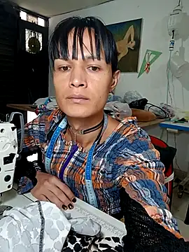 PaulinaLondra2 online show from 11/13/25, 02:27