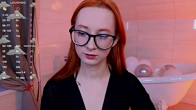 Snapshot of WICKEDEMBER chatting on 01/16/26, 01:42 WICKEDEMBER online show from 01/16/26, 01:42