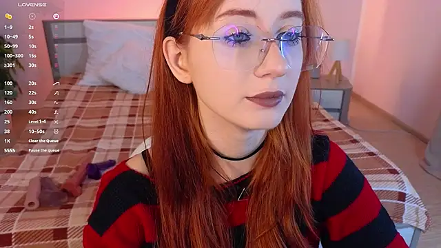Snapshot of WICKEDEMBER chatting on 05/01/26, 01:32 WICKEDEMBER online show from 05/01/26, 01:32