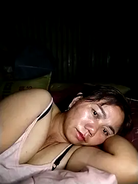 Snapshot of be-yeu chatting on 11/06/25, 10:32 be-yeu online show from 11/06/25, 10:32