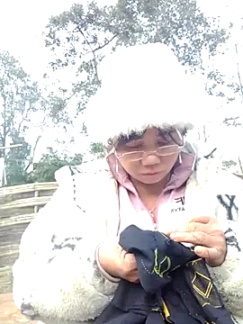 Snapshot of be-yeu chatting on 11/25/25, 08:58 be-yeu online show from 11/25/25, 08:58