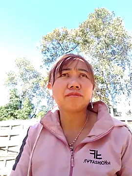 Snapshot of be-yeu chatting on 11/30/25, 07:34 be-yeu online show from 11/30/25, 07:34