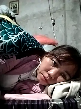 Snapshot of be-yeu chatting on 12/01/25, 01:16 be-yeu online show from 12/01/25, 01:16