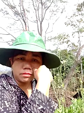 Snapshot of be-yeu chatting on 12/03/25, 02:30 be-yeu online show from 12/03/25, 02:30