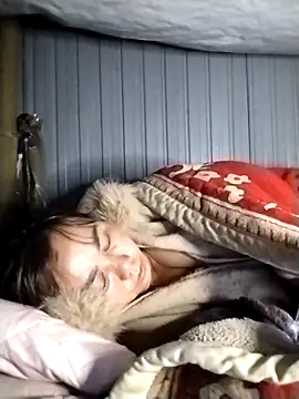 Snapshot of be-yeu chatting on 12/17/25, 01:39 be-yeu online show from 12/17/25, 01:39