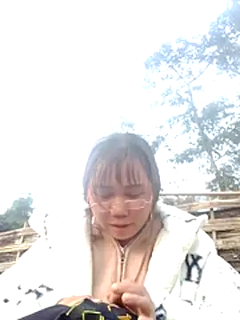 Snapshot of be-yeu chatting on 12/18/25, 02:45 be-yeu online show from 12/18/25, 02:45