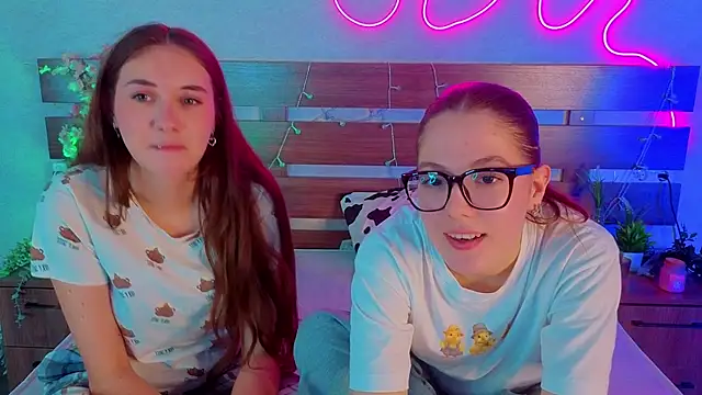 Snapshot of MargaretMorris chatting on 12/15/25, 12:42 MargaretMorris online show from 12/15/25, 12:42