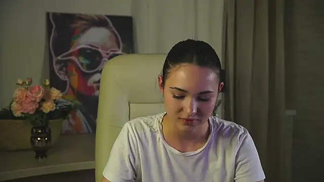 Snapshot of LeenaPuita chatting on 11/04/25, 12:48 LeenaPuita online show from 11/04/25, 12:48