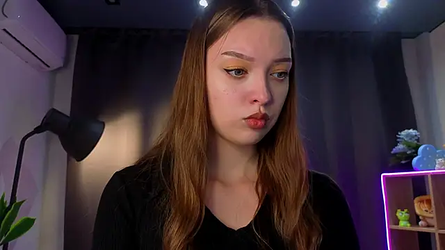 Snapshot of JanelKutz chatting on 11/14/25, 04:33 JanelKutz online show from 11/14/25, 04:33