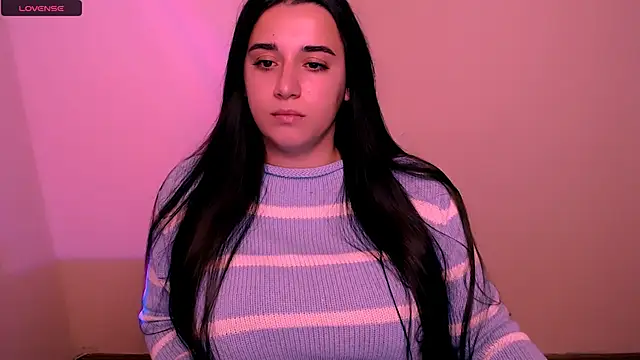 Snapshot of AlinaDoll_ chatting on 11/07/25, 08:25 AlinaDoll online show from 11/07/25, 08:25