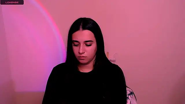 Snapshot of AlinaDoll_ chatting on 11/08/25, 08:25 AlinaDoll online show from 11/08/25, 08:25