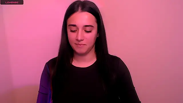 Snapshot of AlinaDoll_ chatting on 11/11/25, 08:58 AlinaDoll online show from 11/11/25, 08:58