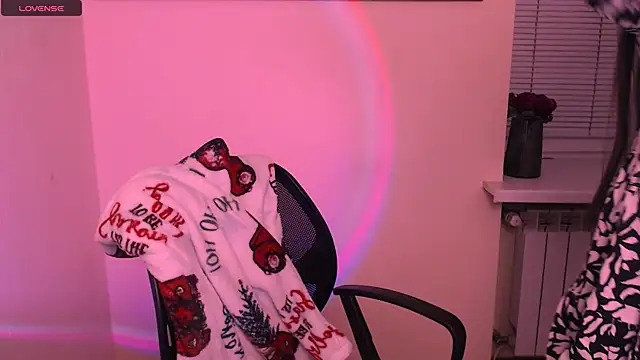 Snapshot of AlinaDoll_ chatting on 11/19/25, 08:14 AlinaDoll online show from 11/19/25, 08:14