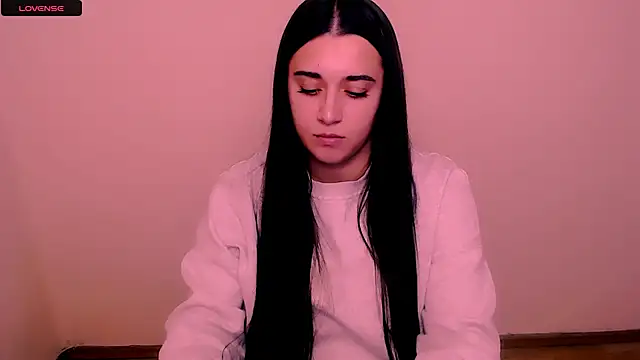 Snapshot of AlinaDoll_ chatting on 11/28/25, 09:56 AlinaDoll online show from 11/28/25, 09:56