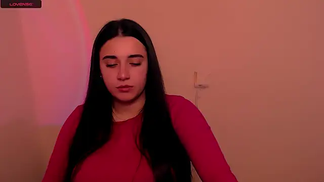 Snapshot of AlinaDoll_ chatting on 12/15/25, 08:18 AlinaDoll online show from 12/15/25, 08:18