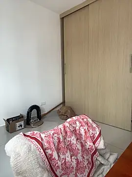 Snapshot of Emily_6783 chatting on 11/07/25, 04:07 Emily 6783 online show from 11/07/25, 04:07