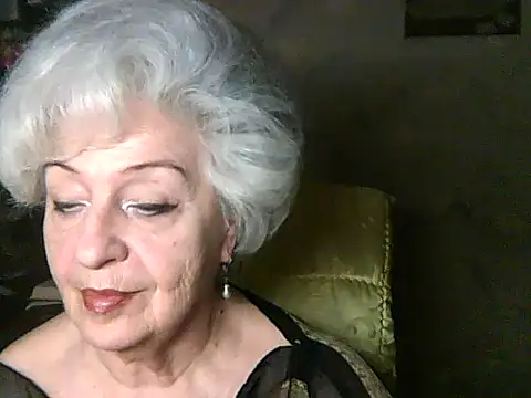 ValeriaKroww online show from 06/17/26, 07:04