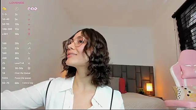 sara ospinna online show from 11/12/25, 03:23