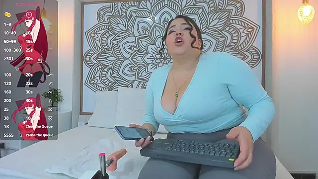 Snapshot of Lilith_Aliany_ chatting on 12/18/25, 01:17 Lilith Aliany online show from 12/18/25, 01:17