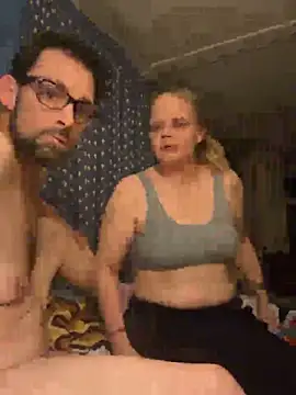 Snapshot of biggdaddyandqueenn chatting on 11/27/25, 11:40 biggdaddyandqueenn online show from 11/27/25, 11:40