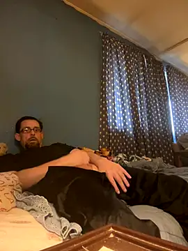 Snapshot of biggdaddyandqueenn chatting on 11/30/25, 07:29 biggdaddyandqueenn online show from 11/30/25, 07:29