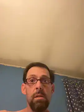 Snapshot of biggdaddyandqueenn chatting on 12/03/25, 10:52 biggdaddyandqueenn online show from 12/03/25, 10:52