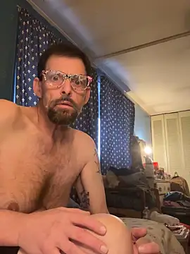 Snapshot of biggdaddyandqueenn chatting on 12/05/25, 08:38 biggdaddyandqueenn online show from 12/05/25, 08:38